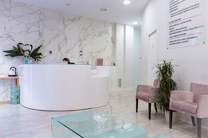recepcion clinica dental ruiz-avila granada