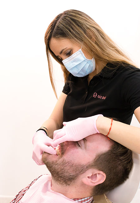 colocacion protesis dental fija sobre implantes granada
